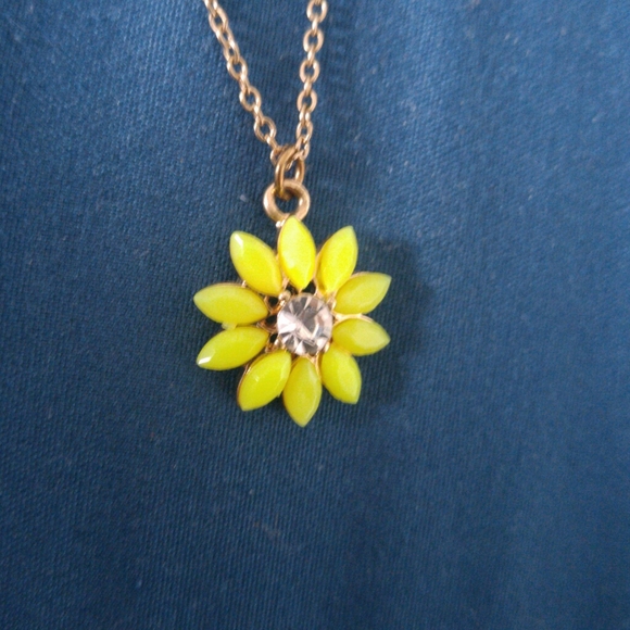 FREE w/ $25 Purchase; Golden Chain Flower Necklace - Picture 2 of 5